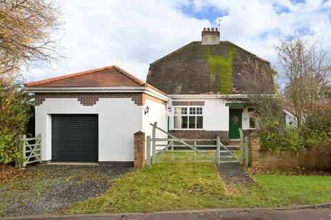 3 bedroom detached house to rent, The Crossway, York, YO31