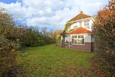3 bedroom detached house to rent, The Crossway, York, YO31