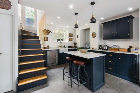 5 Paradise Row, London, E2 9LE