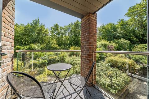 2 bedroom flat for sale, Lower Turk Street, Alton, Hampshire, GU34
