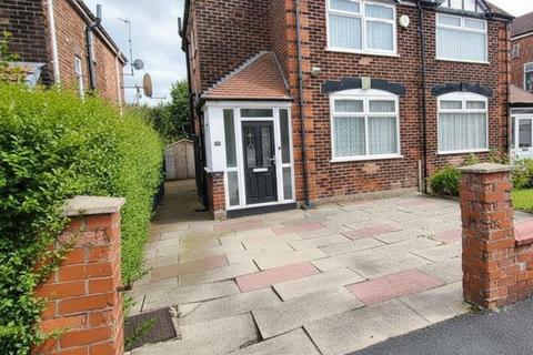 3 bedroom semi-detached house to rent, Windsor Road, Prestwich M25