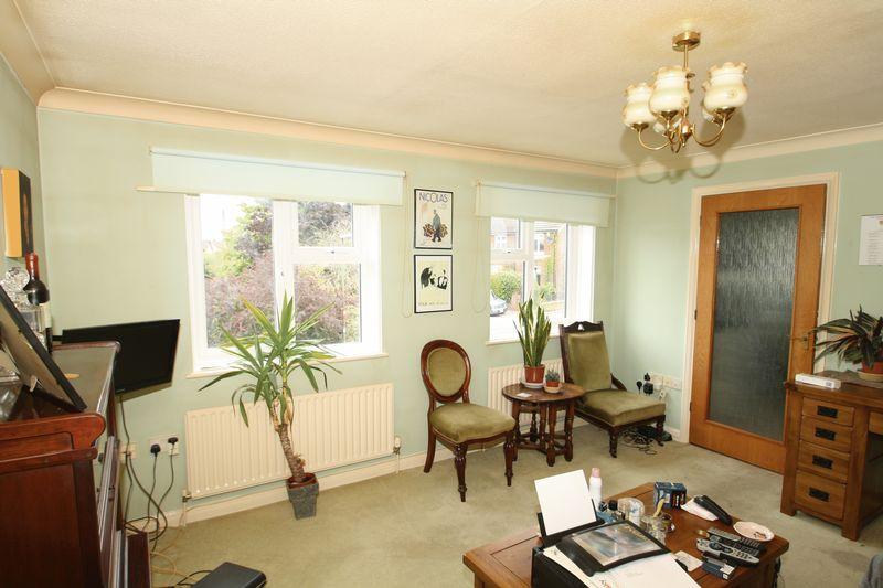 Lincolns Mead, Lingfield 2 bed retirement property £160,000