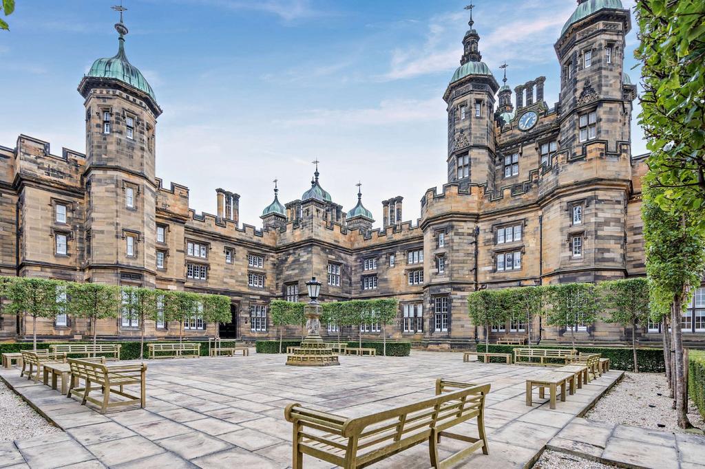 Residents Courtyard
