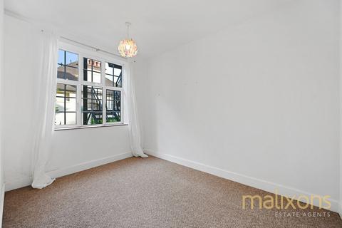 2 bedroom flat for sale, Leigham Avenue, London SW16