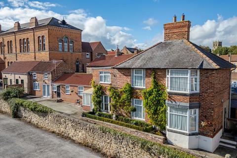 5 bedroom townhouse for sale, 5 & 6 The Myers, Bridge Street, Bedale