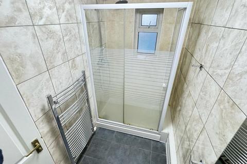 1 bedroom in a flat share to rent, Boundary Road, London NW8