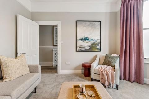 5 bedroom terraced house for sale, Limburg Road, London, SW11