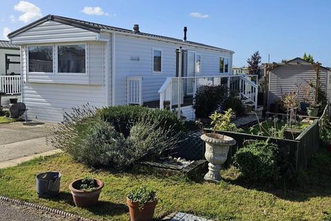 2 bedroom static caravan for sale, Flag Hill, Great Bentley, Colchester, CO7