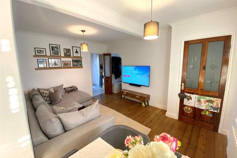undefined, Manor Farm Drive, London