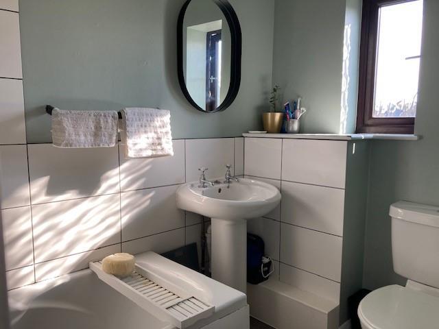 Bathroom1.jpg