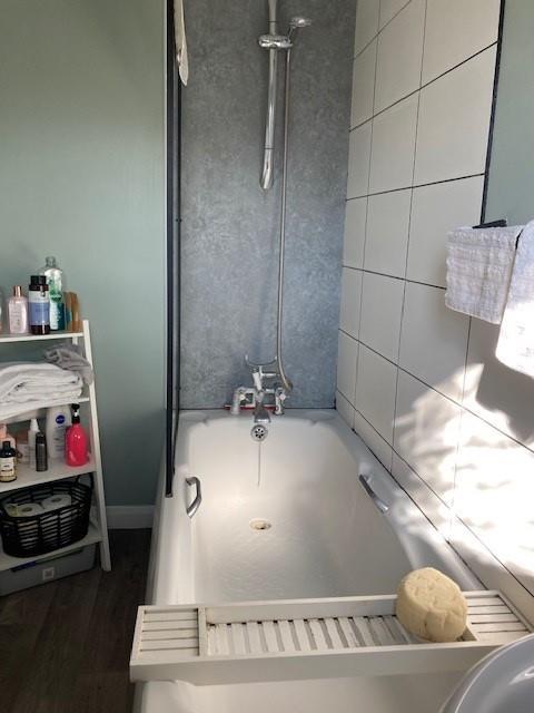 Bathroom2.jpg