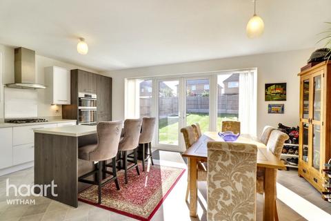 4 bedroom detached house for sale, Dowsett Drive, Silver End