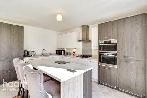 Dowsett Drive, Silver End