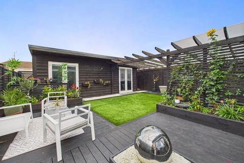 11 Sandyleaze, Gloucester, GL2 0PY