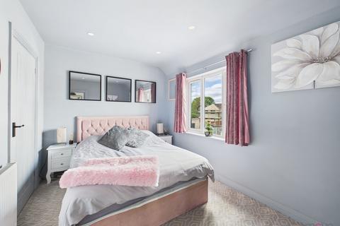 11 Sandyleaze, Gloucester, GL2 0PY