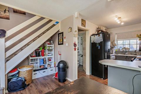 14 Caernarvon Close, Stretton, Burton-on-trent, DE13 0ET