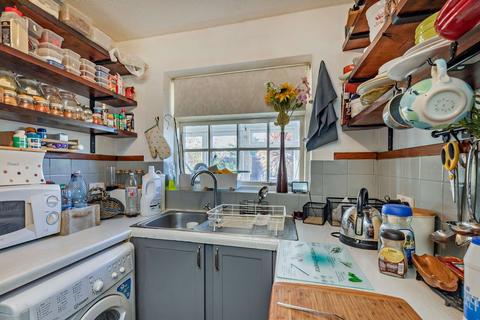 14 Caernarvon Close, Stretton, Burton-on-trent, DE13 0ET