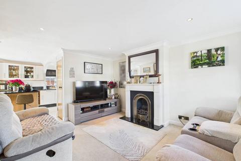 Mountsfield Close, Staines-upon-Thames, Surrey, TW19