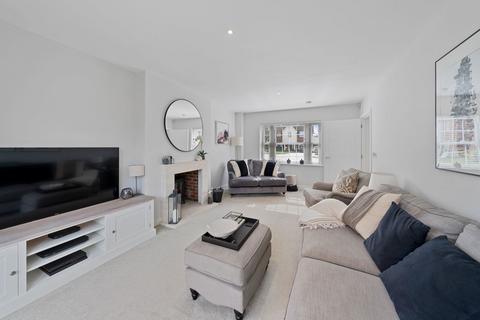 3 bedroom detached house for sale, Meadow Gardens, Ware SG12