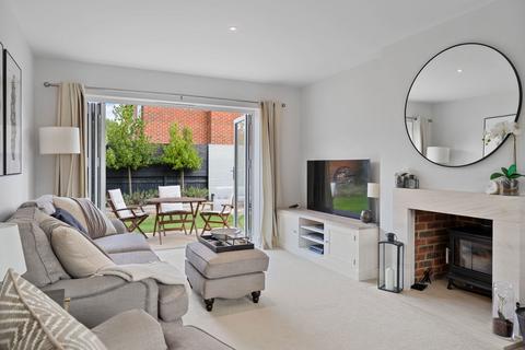 3 bedroom detached house for sale, Meadow Gardens, Ware SG12