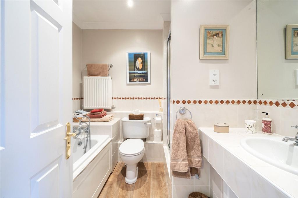 En Suite Bathroom