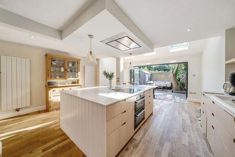 2 Cottingham Road, London, SW8 1LQ