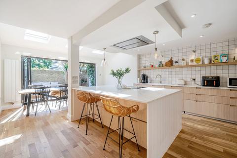 2 Cottingham Road, London, SW8 1LQ