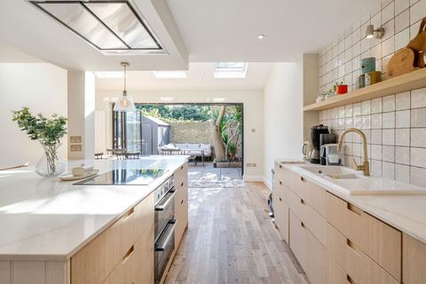 2 Cottingham Road, London, SW8 1LQ