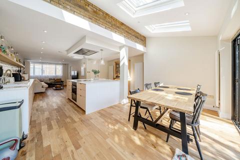 2 Cottingham Road, London, SW8 1LQ