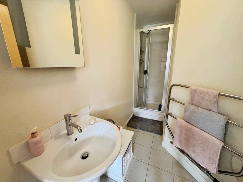 Pbox-bathroom-339451.jpeg