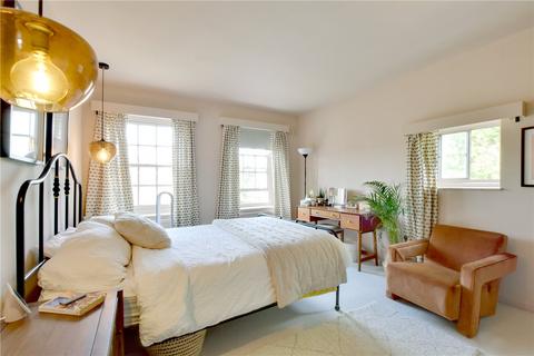 65 Parkside, London, SE3 7QF