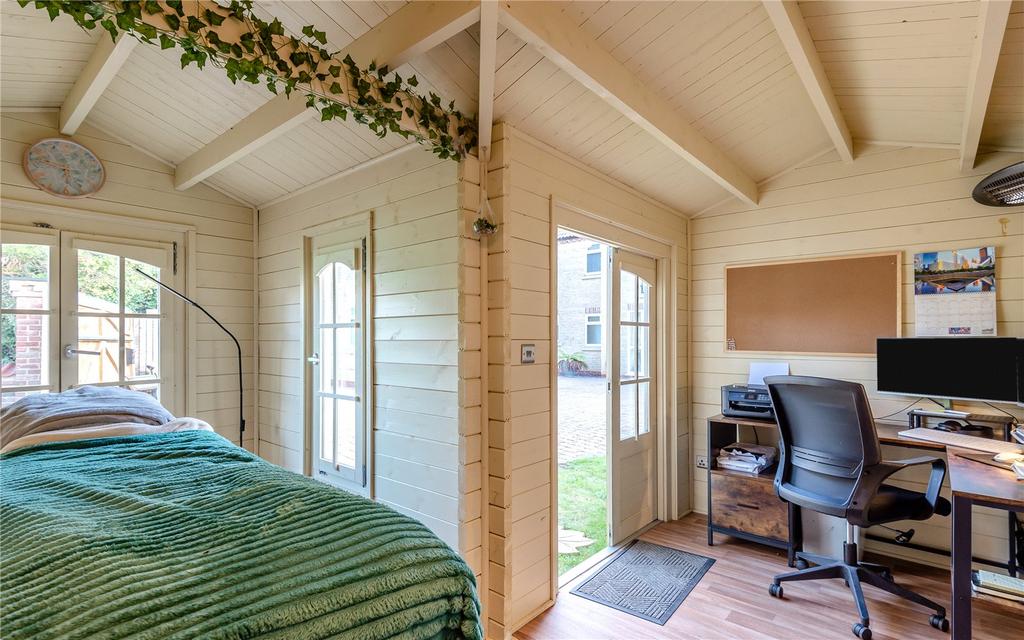 Log Cabin/Office