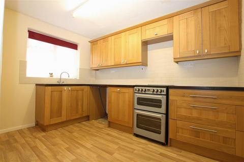 3 bedroom terraced house to rent, The Ridings, Bishopstoke, Eastleigh