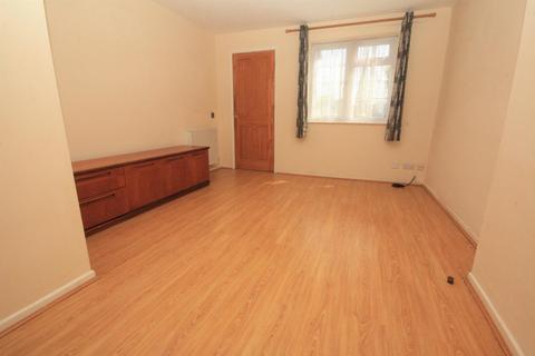 3 bedroom terraced house to rent, The Ridings, Bishopstoke, Eastleigh