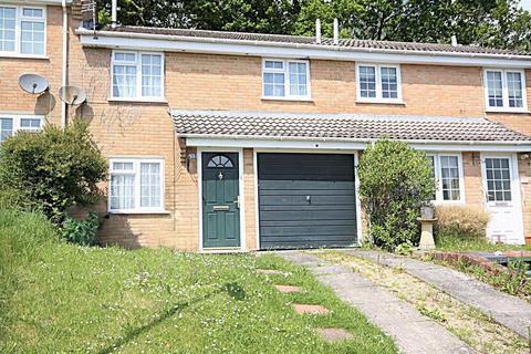 3 bedroom terraced house to rent, The Ridings, Bishopstoke, Eastleigh