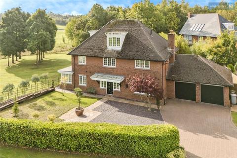 5 bedroom detached house for sale, Wychwood Park, Weston, CW2