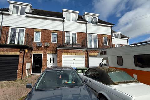 23 Mount Field, Queenborough, ME11 5DB