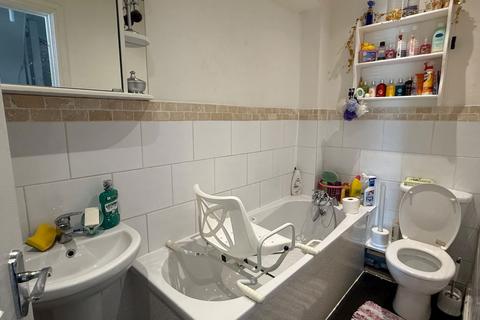 23 Mount Field, Queenborough, ME11 5DB
