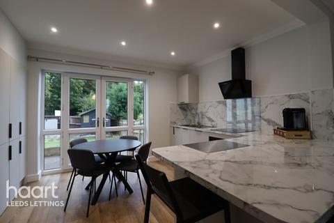 undefined, The Grove, Leeds