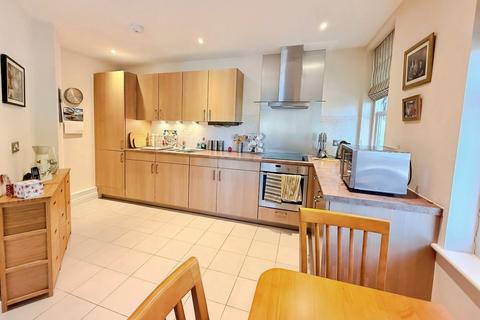 2 bedroom flat for sale, Groby Road, Altrincham, WA14