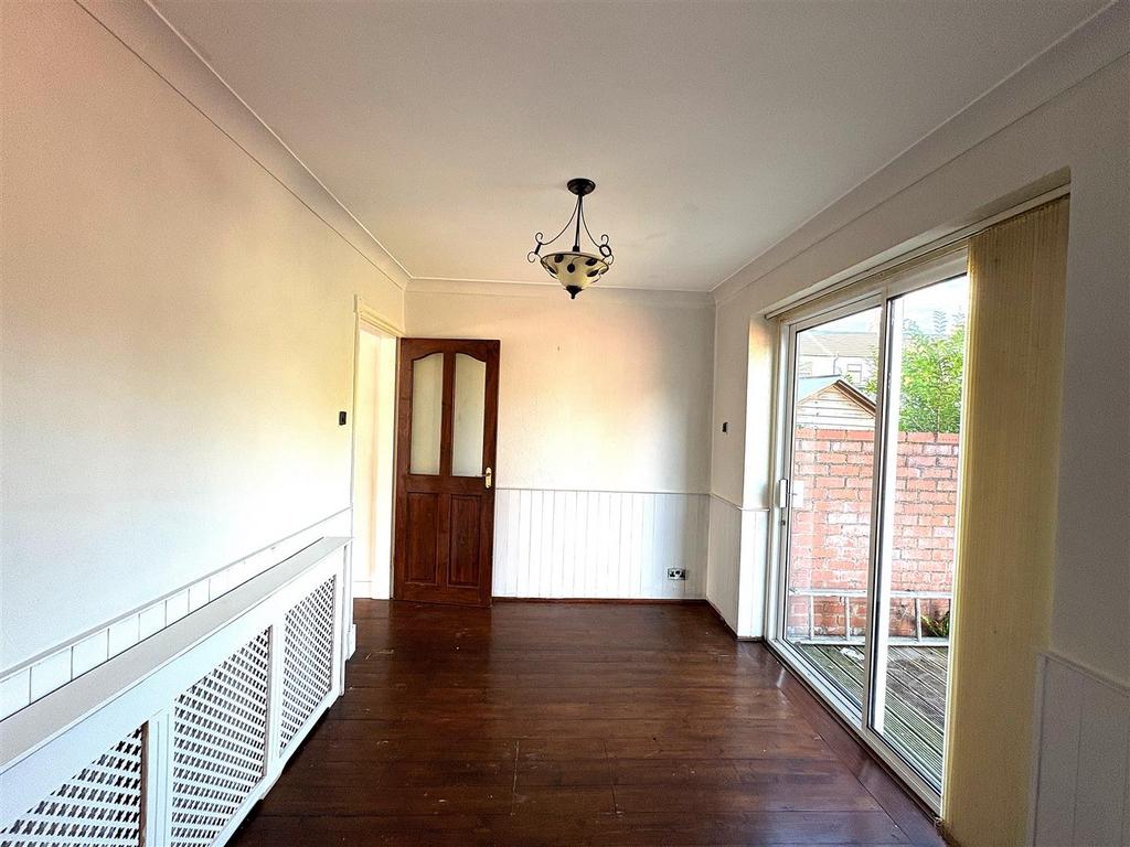 Dining Area 2.jpg