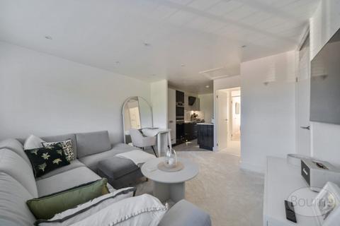 2 bedroom maisonette for sale, The Buntings, Weydon Lane, Farnham, Surrey, GU9