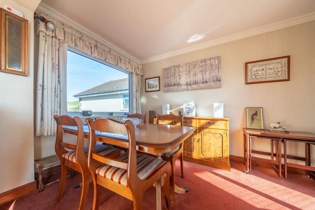 Sitting dining room