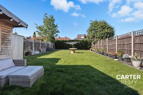 2 bedroom semi-detached bungalow for sale, Heather Gardens, Romford, RM1 4SS