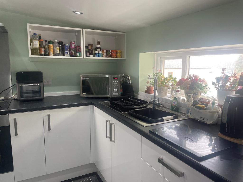 Kitchen 1 of 2