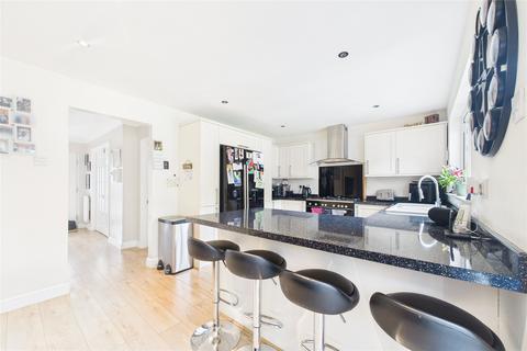 undefined, Cleopatra Place, Warfield, Bracknell, Berkshire, RG42