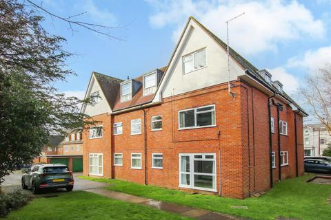 2, East Lodge Epsom Road, Leatherhead, KT22 8TG