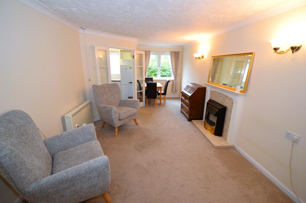 Living/dining room