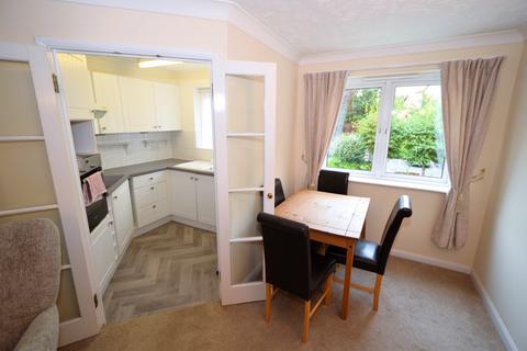 1 bedroom retirement property for sale, Hart Dene Court, Bagshot