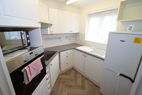 1 bedroom retirement property for sale, Hart Dene Court, Bagshot